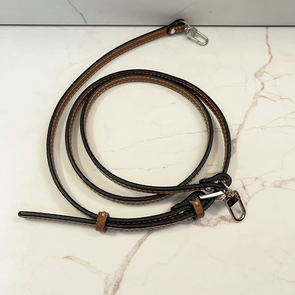 LONGCHAMP Le Pliage Pouch with Handle With Crossbody Strap - Picture 15 of 16